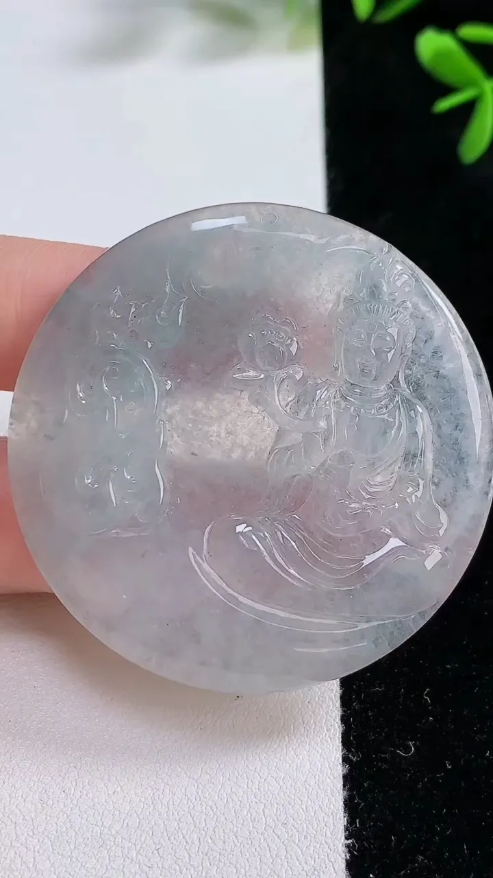 天然A货翡翠冰种飘花大势至菩萨吊坠，尺寸49-4.6，重:24.20g
12月20日