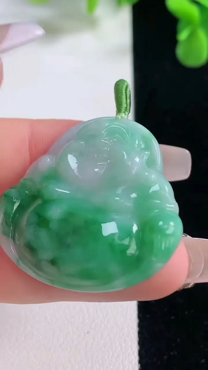 天然A货翡翠佛公吊坠，尺寸32-35-5.5，重量:10.40g
12月20日