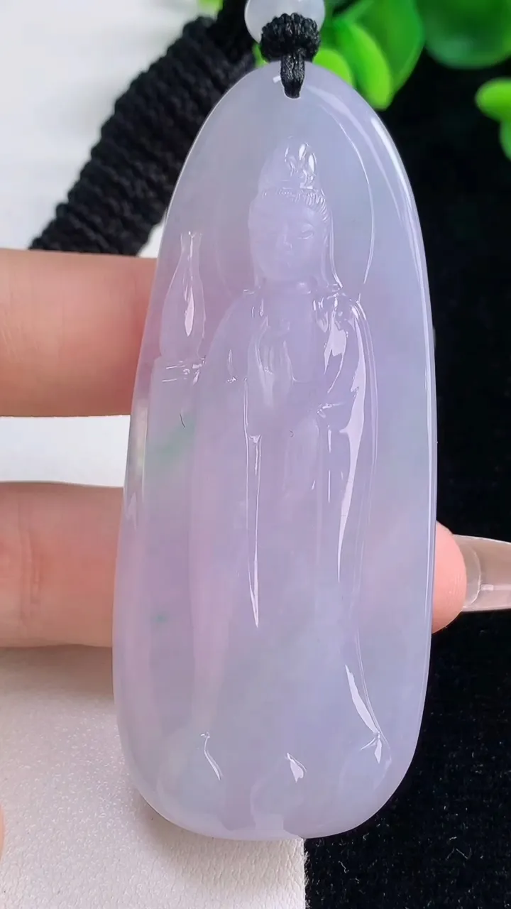 天然A货翡翠春带彩紫罗兰观音菩萨吊坠，尺寸70.7-29.2-11.5，重量:47.00g
12月2
