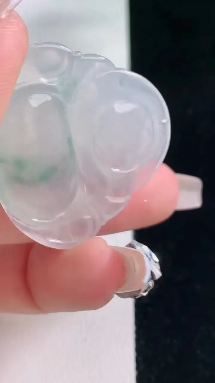 天然A货翡翠种飘花佛公吊坠，尺寸32.5-35.7-5.9，重量:10.69g
12月20日