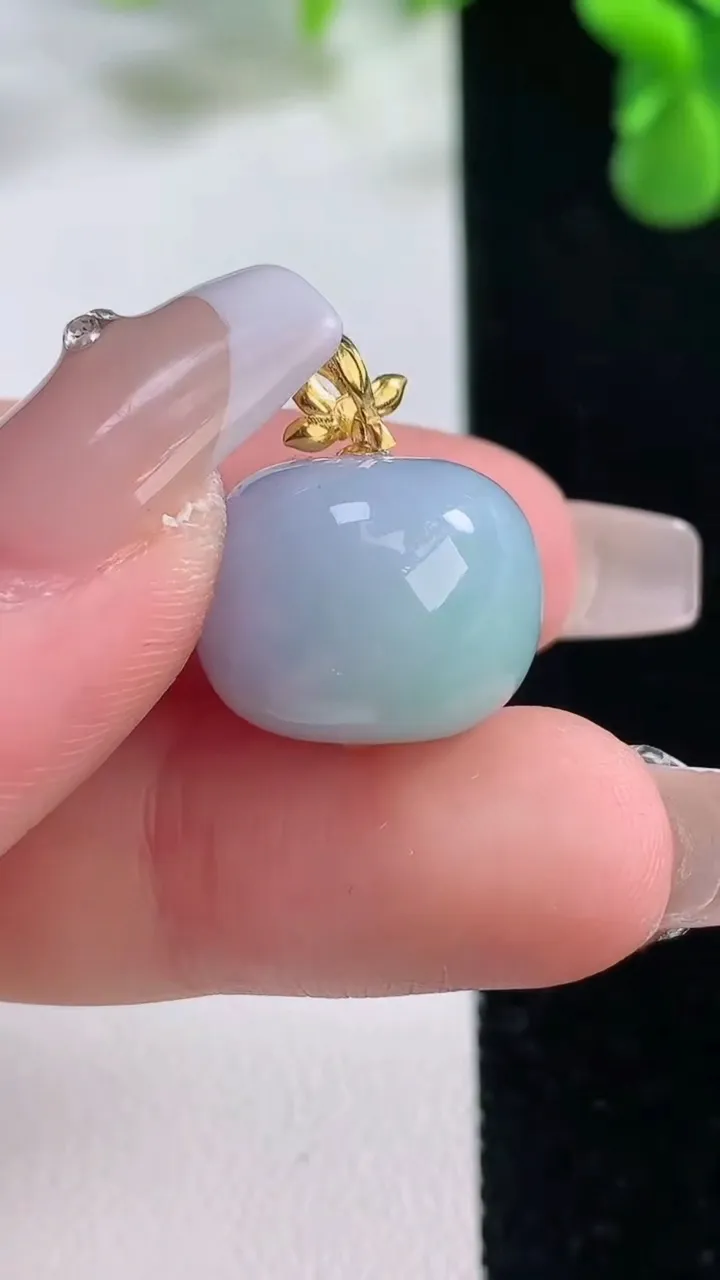 天然A货翡翠18K金春带彩紫罗兰路路通吊坠，尺寸16.6-13，重量:7.43g
12月20日