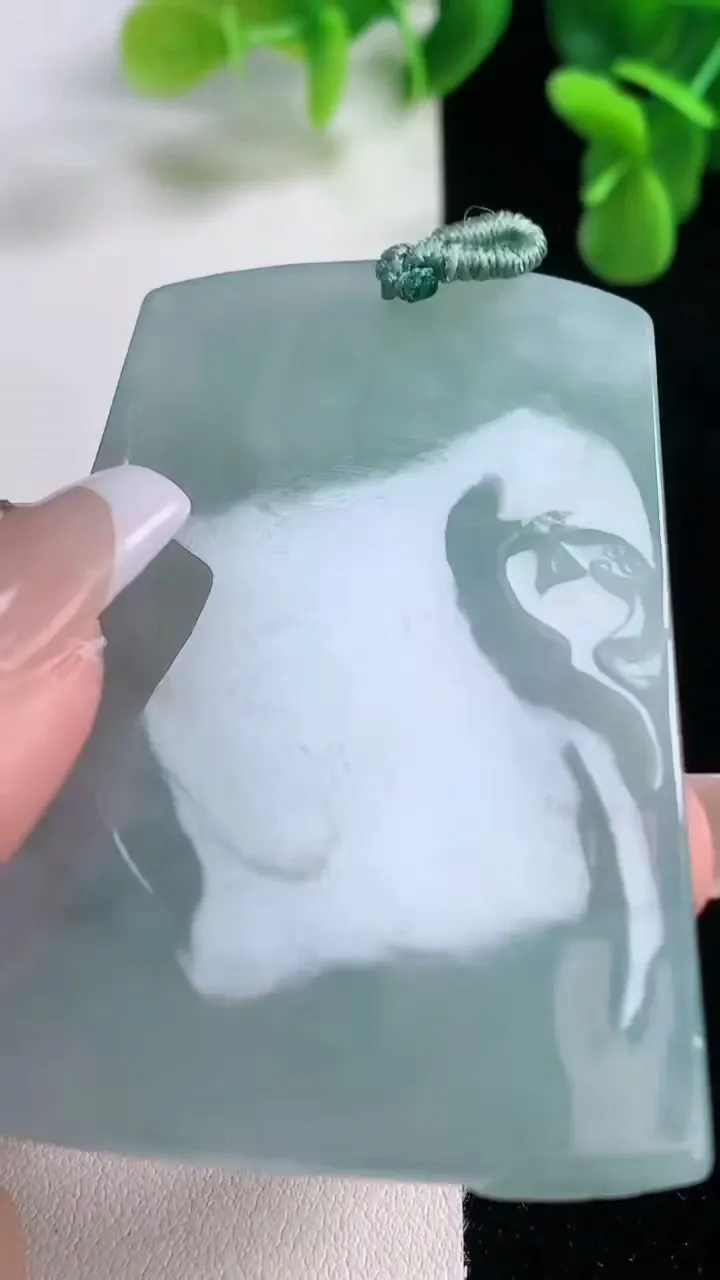 天然A货翡翠不动明王吊坠，尺寸60.4-41.6-6，重量:34.80g
12月20日