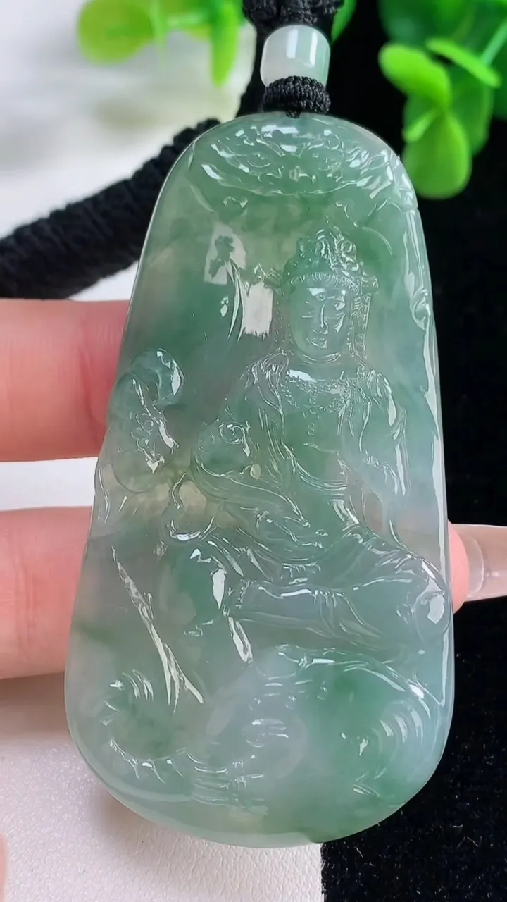天然A货翡翠普贤菩萨吊坠，尺寸67.7-35-5.4，重量:32.51g
12月20日