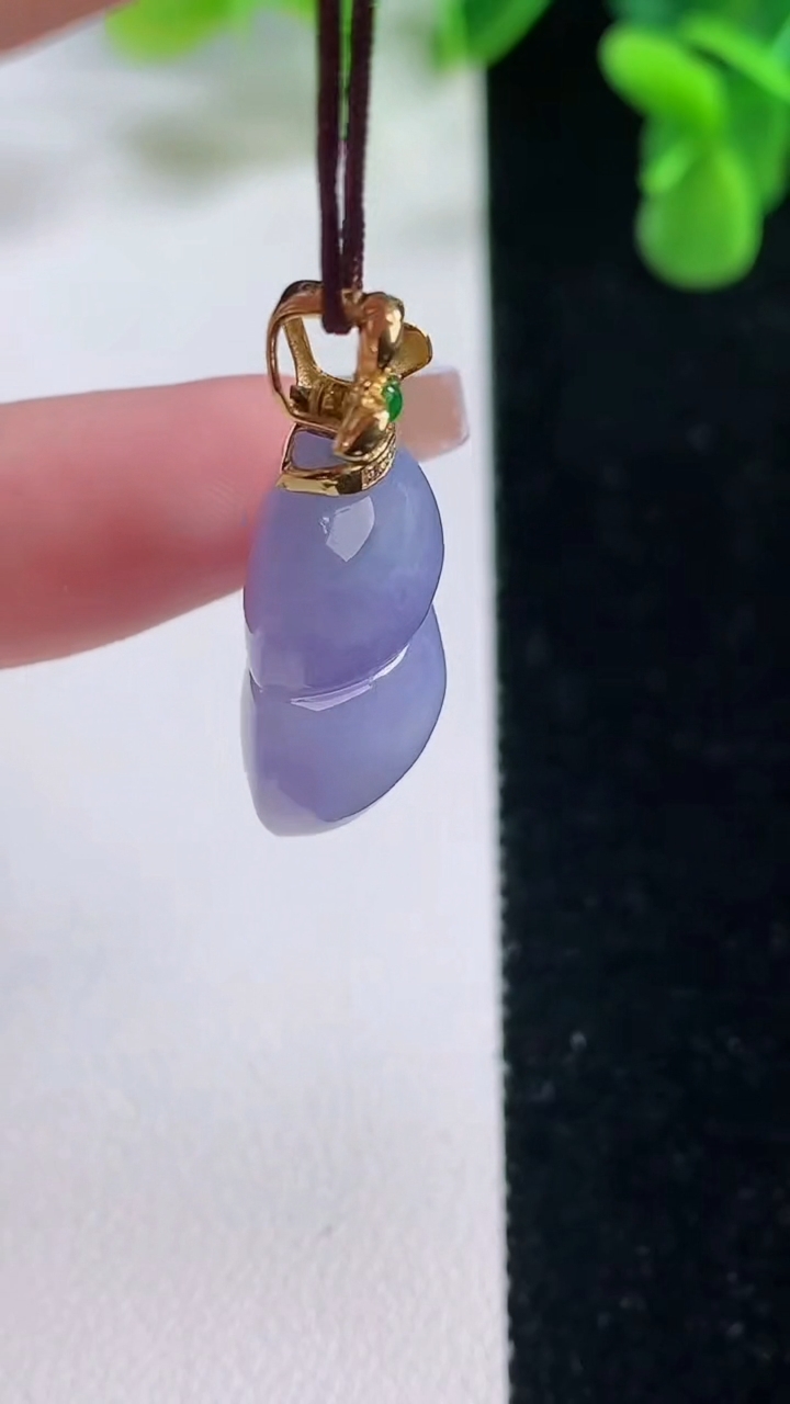 天然A货翡翠18K金紫罗兰葫芦吊坠，尺寸25-17.2-9.4，重量:6.50g
12月20日