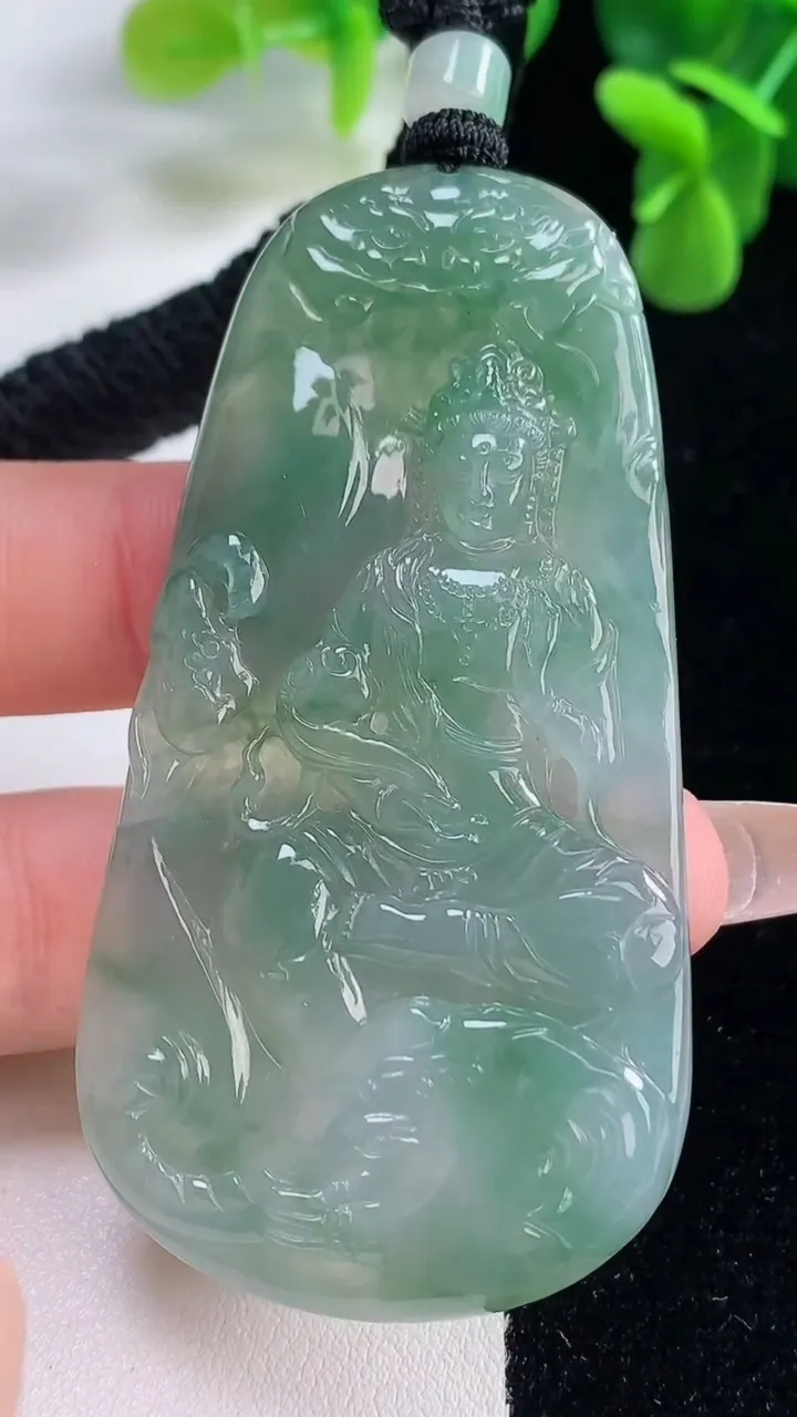 天然A货翡翠普贤菩萨吊坠，尺寸67.7-35-5.4，重量:32.51g
12月20日
