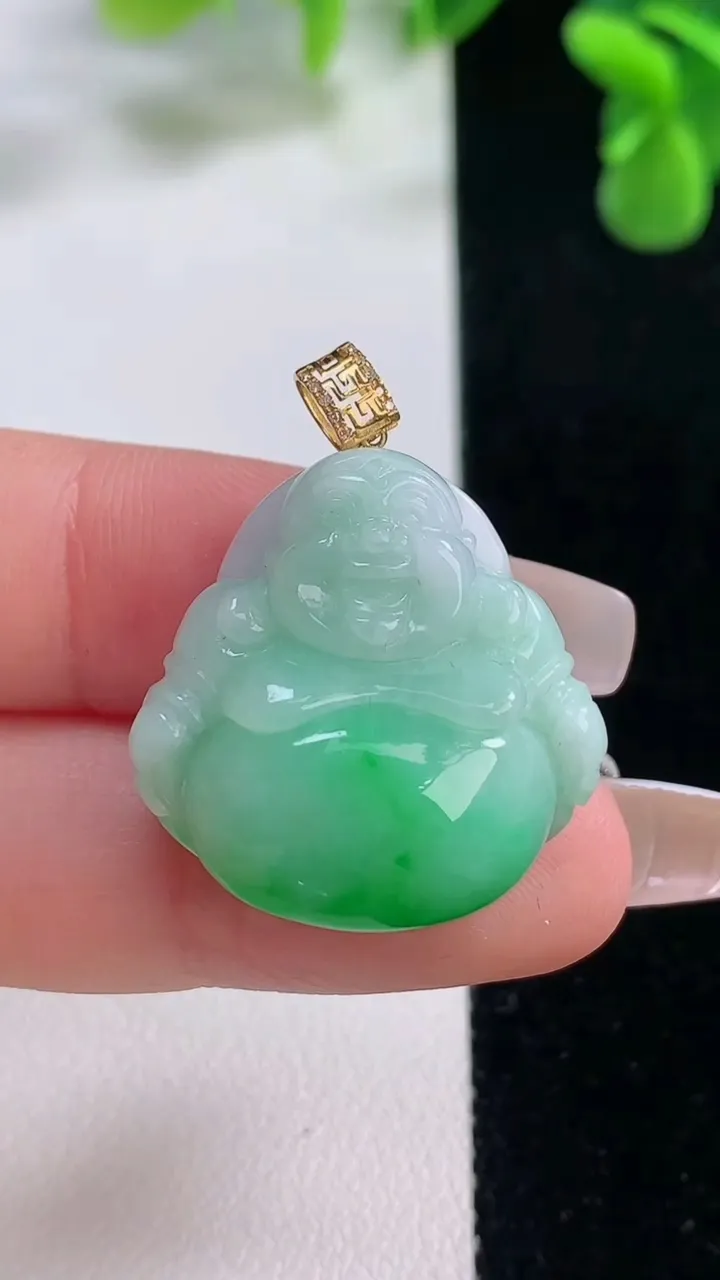 天然A货翡翠佛公吊坠，尺寸24-24.6-9.3，重量:9.12g
12月20日