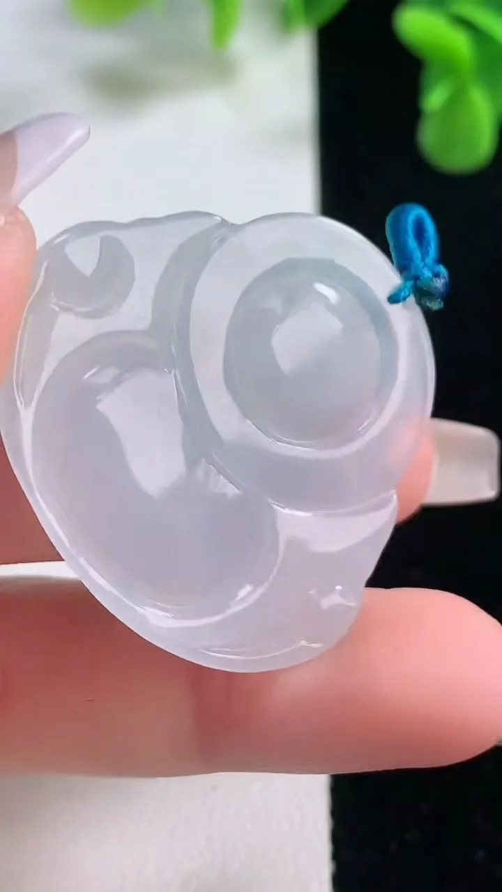 天然A货翡翠佛公吊坠，尺寸33.5-37-5.6，重量:10.53g
12月20日