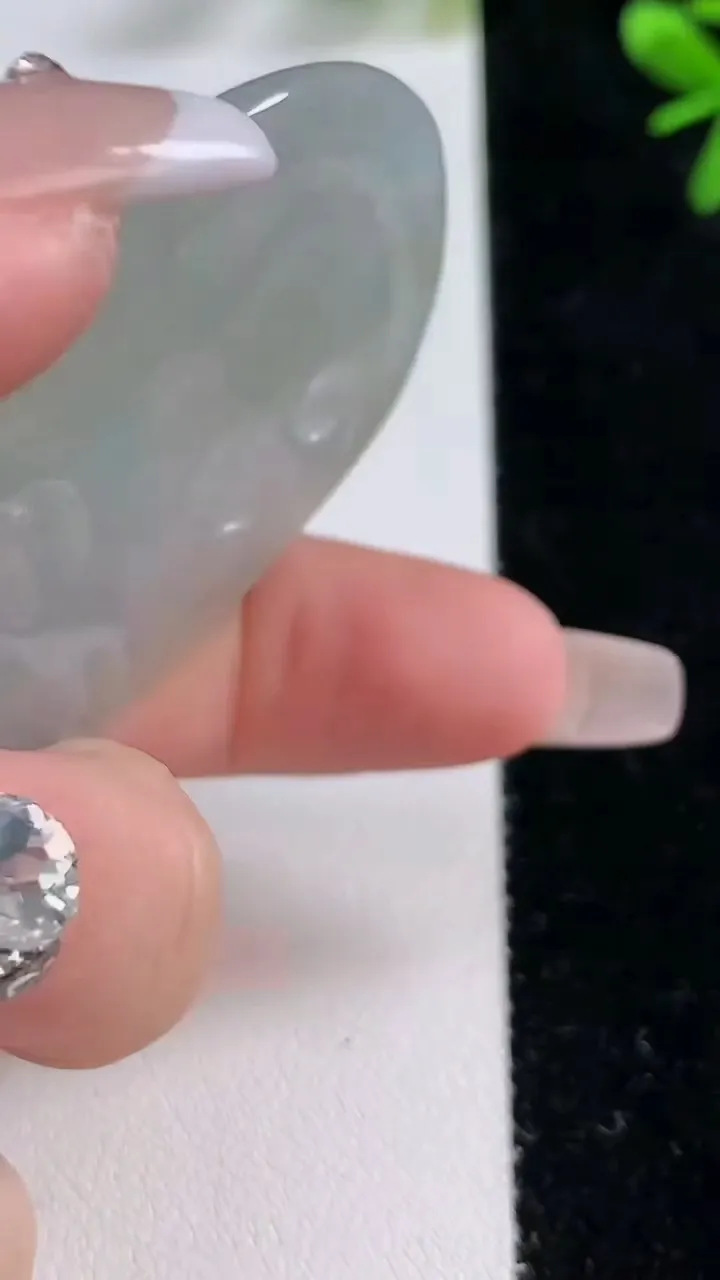 天然A货翡翠飘花文殊菩萨吊坠，尺寸63.7-40-6，重:32.69g
12月20日