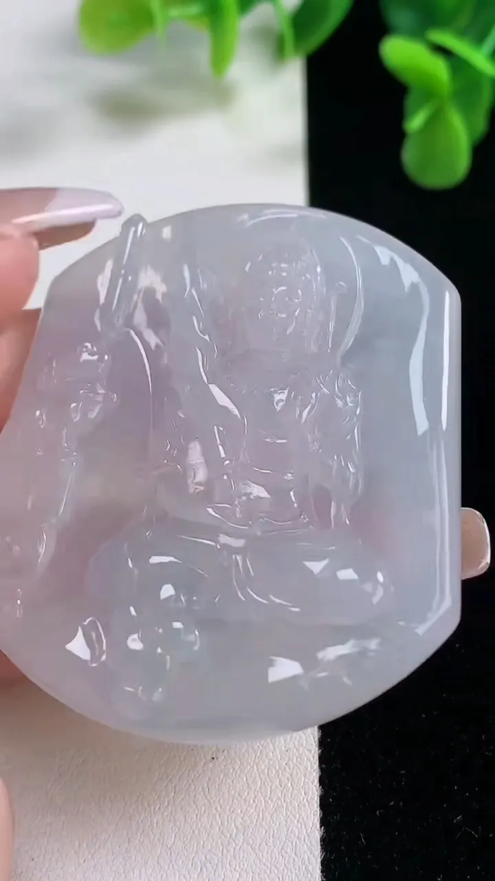 天然A货翡翠文殊菩萨吊坠，尺寸54-45.6-5.8，重量:30.35g
12月20日