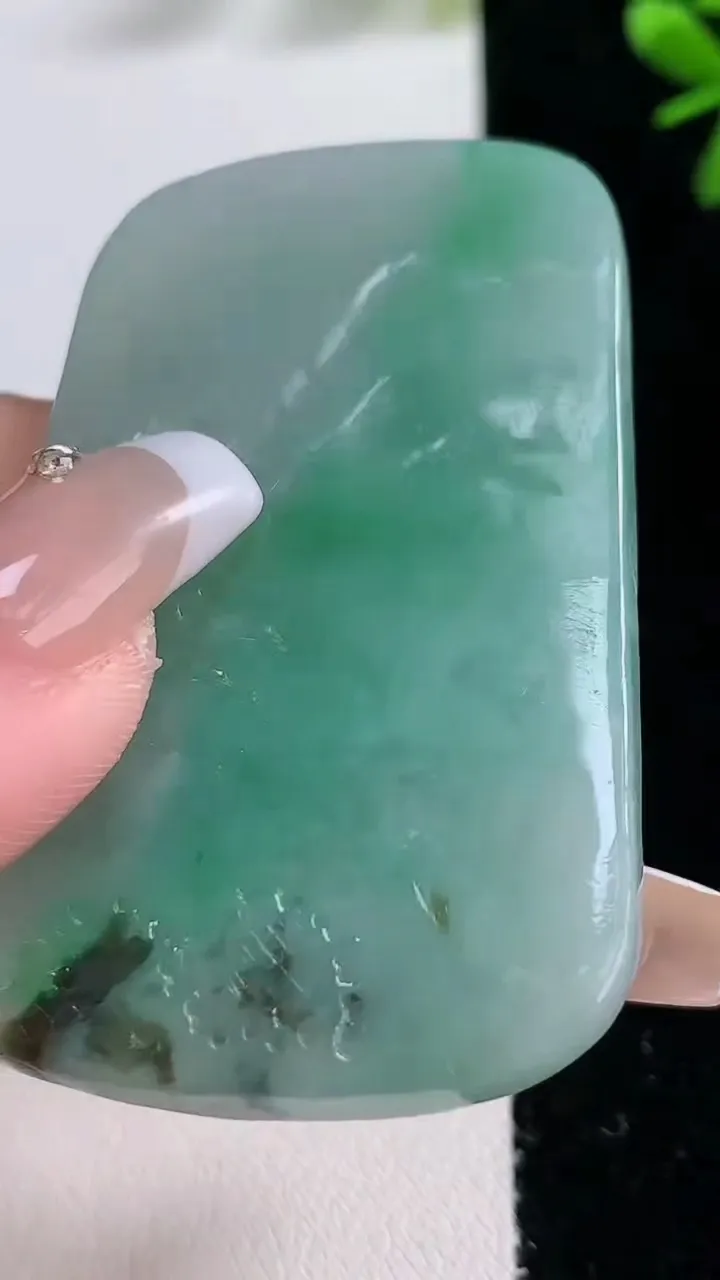 天然A货翡翠山水牌吊坠，尺寸58-37-7.5，重:38.18g
12月20日