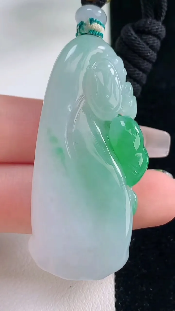 天然A货翡翠呱呱来财 莲蓬吊坠，尺寸51-21-12.2，重量:28.91g
12月20日