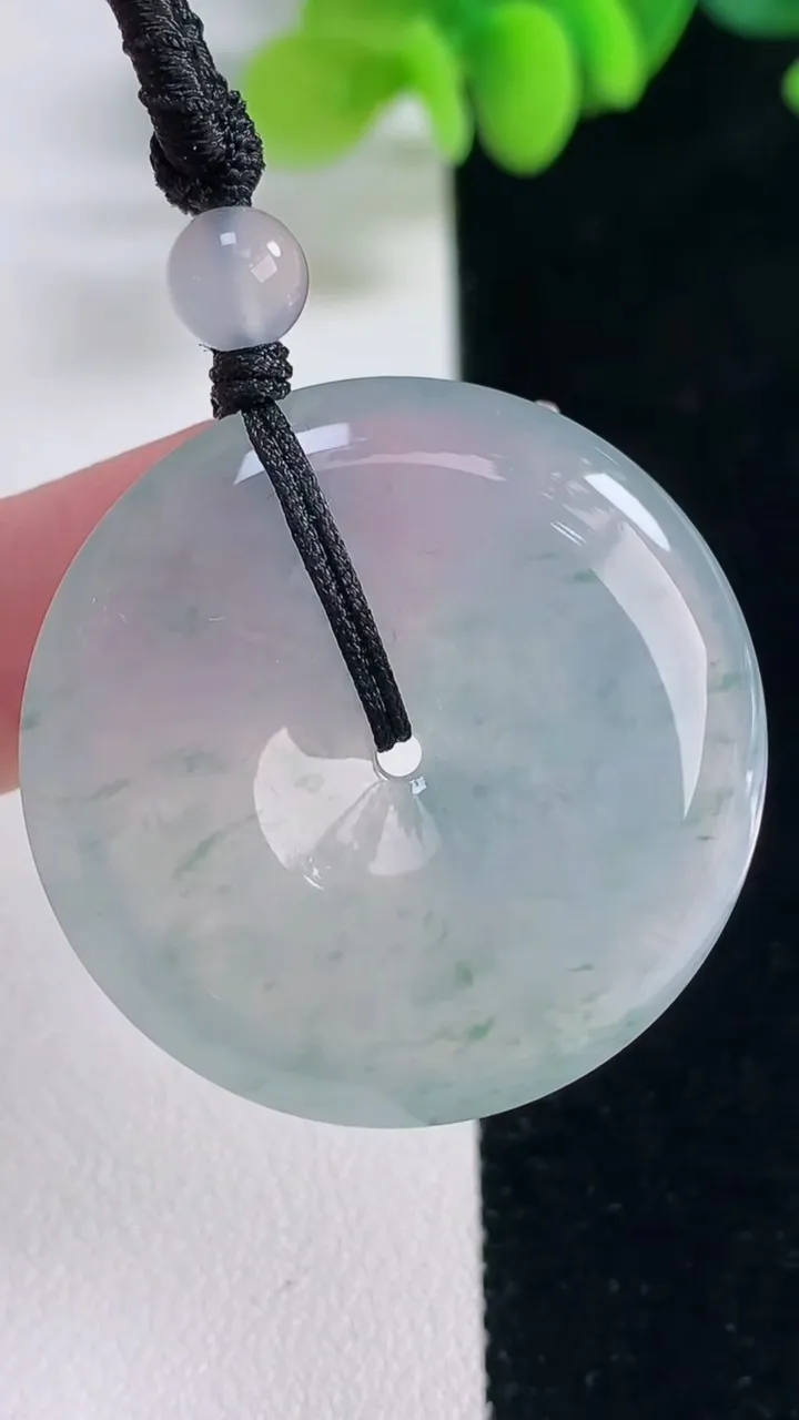 天然A货翡翠种飘花平安扣吊坠，尺寸33-6，重量:16.86g
12月20日