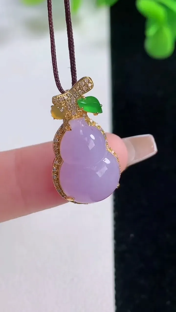 天然A货翡翠18K金紫罗兰葫芦吊坠，尺寸23.7-13.2-7.9，裸石16-11.2重量:2.80