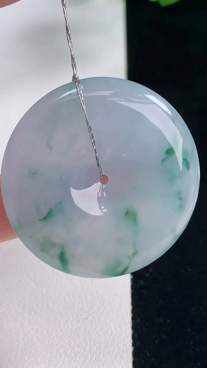 天然A货翡翠种飘花平安扣吊坠，尺寸39.3-6，重量:20.59g
12月20日