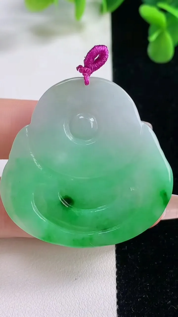 天然A货翡翠佛公吊坠，尺寸43.3-43.7-5.4，重量:19.69g
12月20日