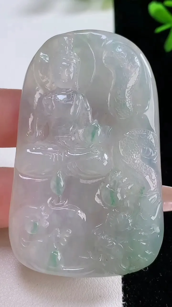 天然A货翡翠飘花文殊菩萨吊坠，尺寸63.7-40-6，重:32.69g
12月20日