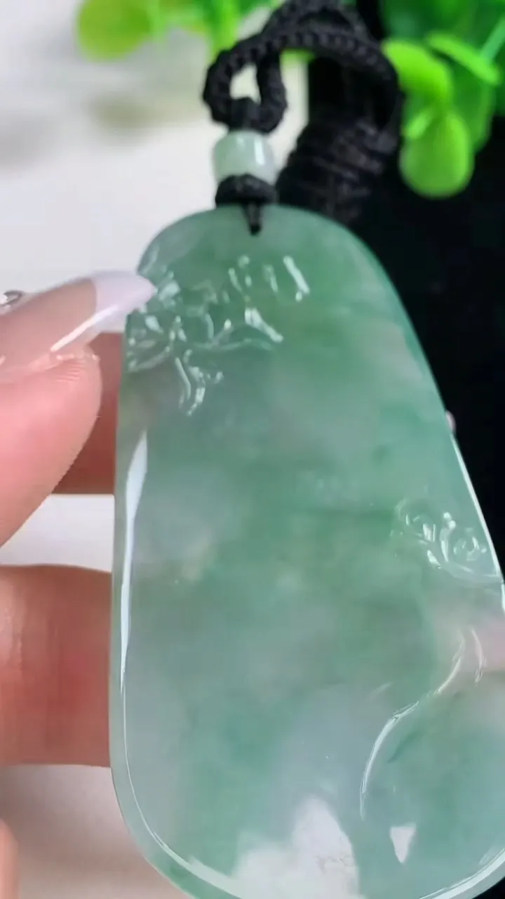 天然A货翡翠普贤菩萨吊坠，尺寸67.7-35-5.4，重量:32.51g
12月20日