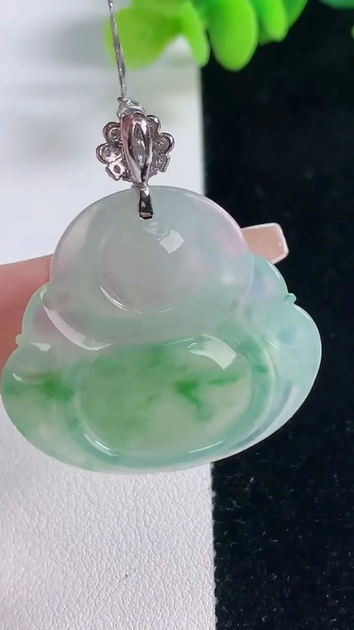 天然A货翡翠佛公吊坠，尺寸31-34-6.3，重量:10.40g
12月20日