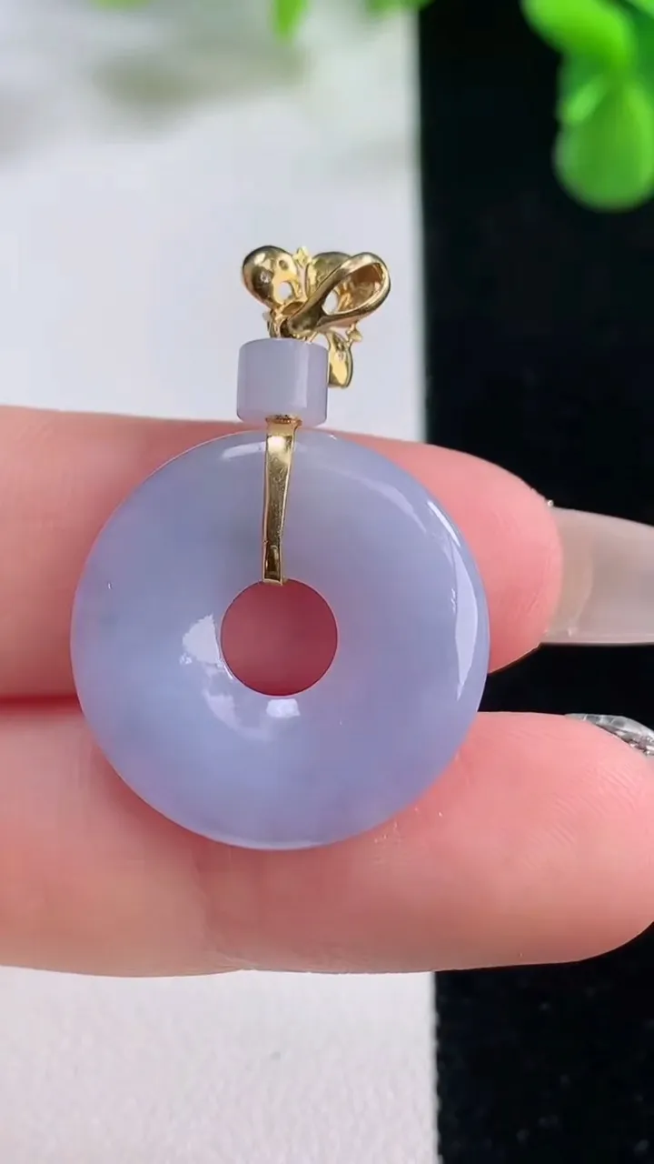 天然A货翡翠18K金紫罗兰平安环吊坠，尺寸21.6-2.9，重量:3.86g
12月20日