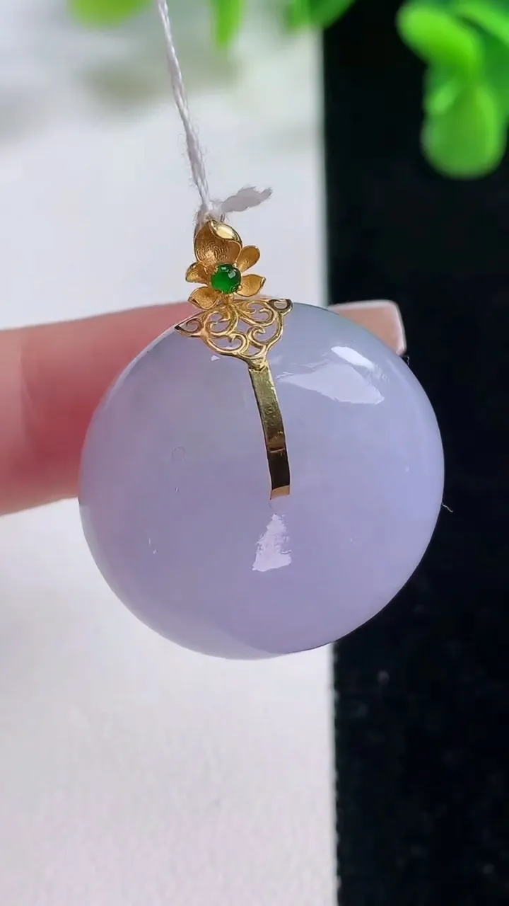 天然A货翡翠18K金紫罗兰路路通吊坠，尺寸25.5-13，重量:17.83g
12月20日