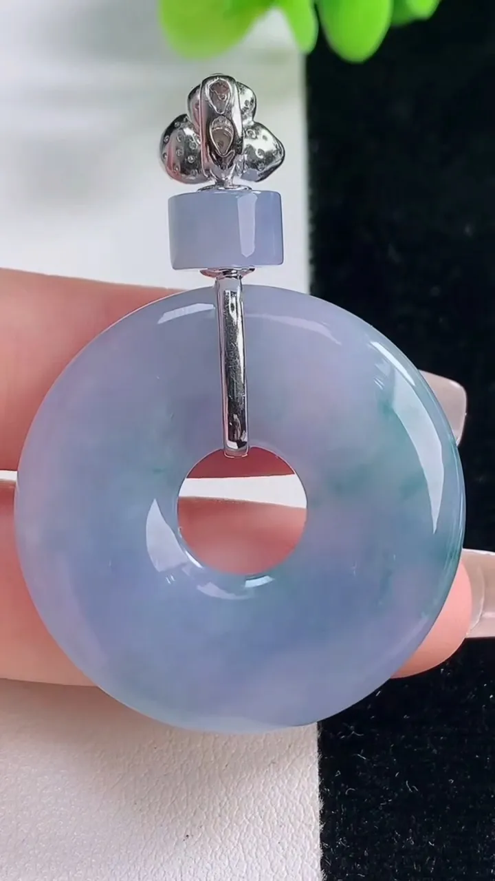 天然A货翡翠18K金紫罗兰平安环吊坠，尺寸34.8-4.7，重量:16.30g
12月20日