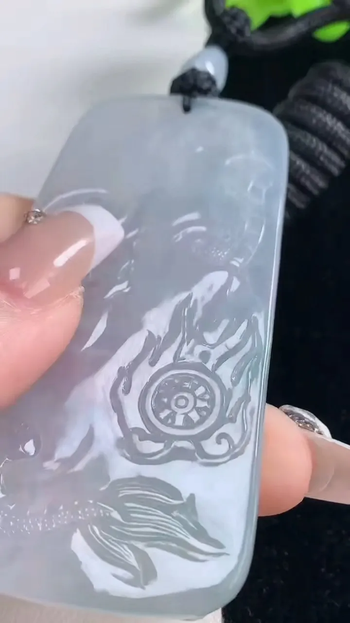 天然A货翡翠祥龙观音菩萨吊坠，尺寸71.2-39.7-4.7，重量:39.52g
12月20日