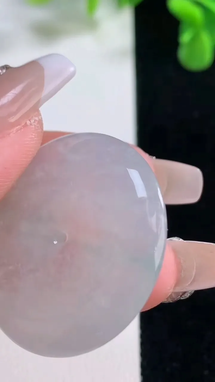 天然A货翡翠冰种飘花平安扣吊坠，尺寸33.2-6，重量:14.23g
12月20日