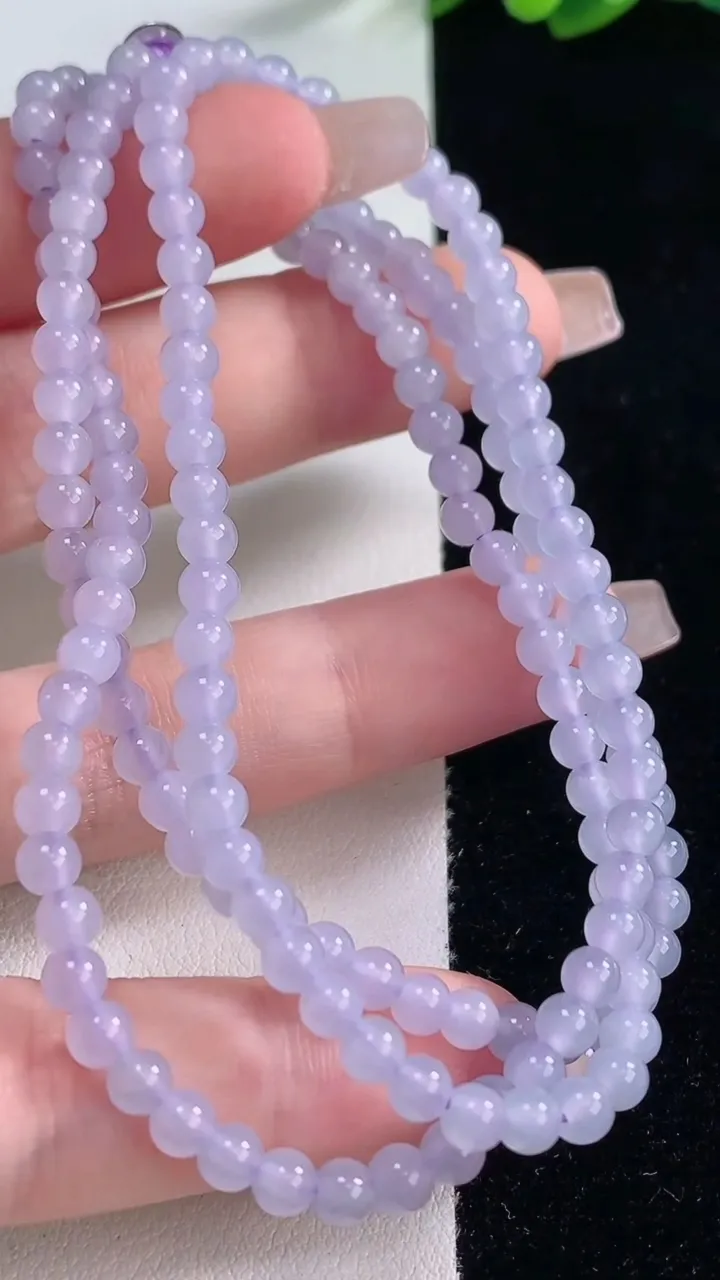 天然A货翡翠紫罗兰小米珠项链，尺寸4-158颗，重量:18.51g12月20日
工厂直销收藏佳品,种好水足，色泽均匀，有种有色，上手高大气！
