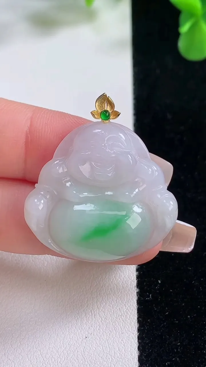 天然A货翡翠佛公吊坠，尺寸28-38-5.4，重量:6.76g
12月20日