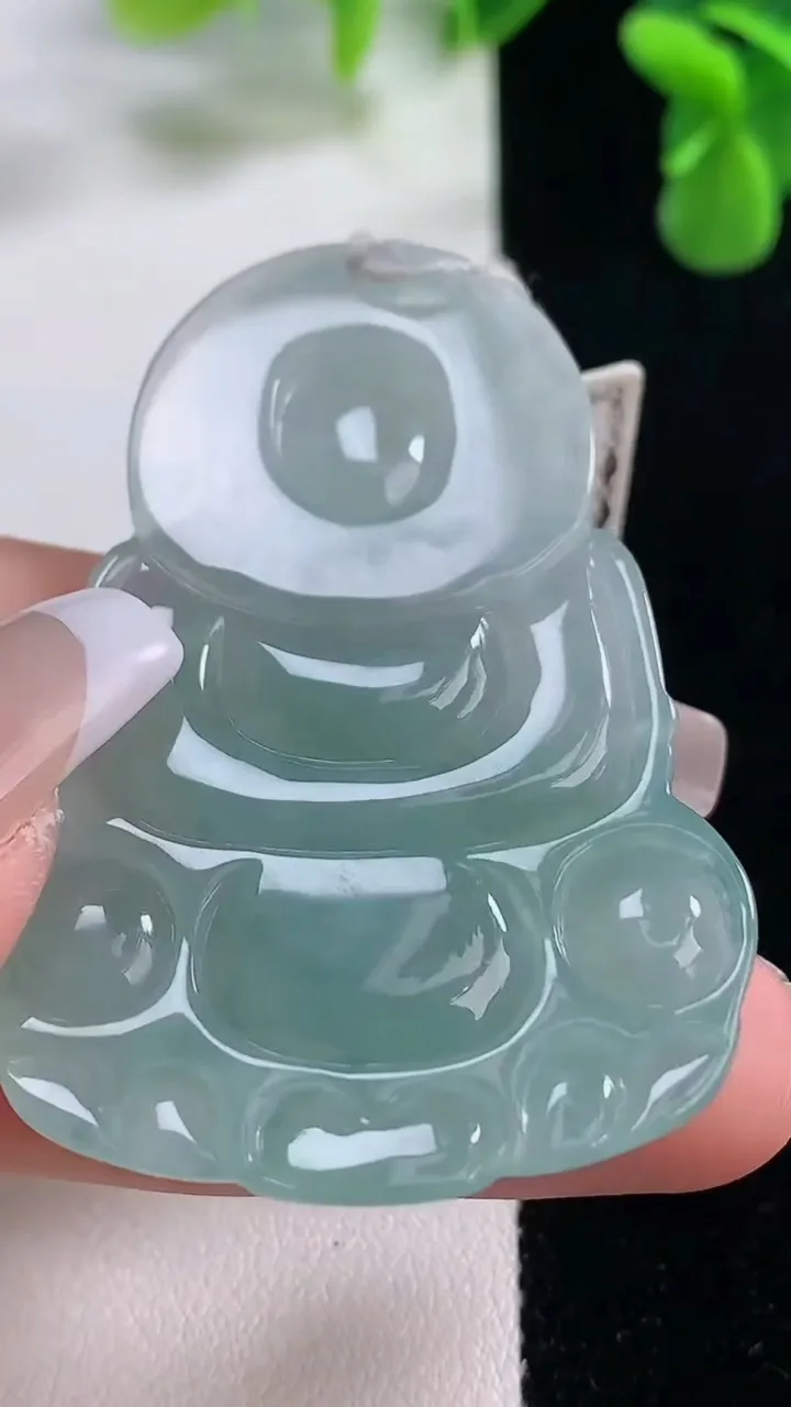 天然A货翡翠观音菩萨吊坠，尺寸53.6-36.8-5.3，重量:18.04g
12月20日