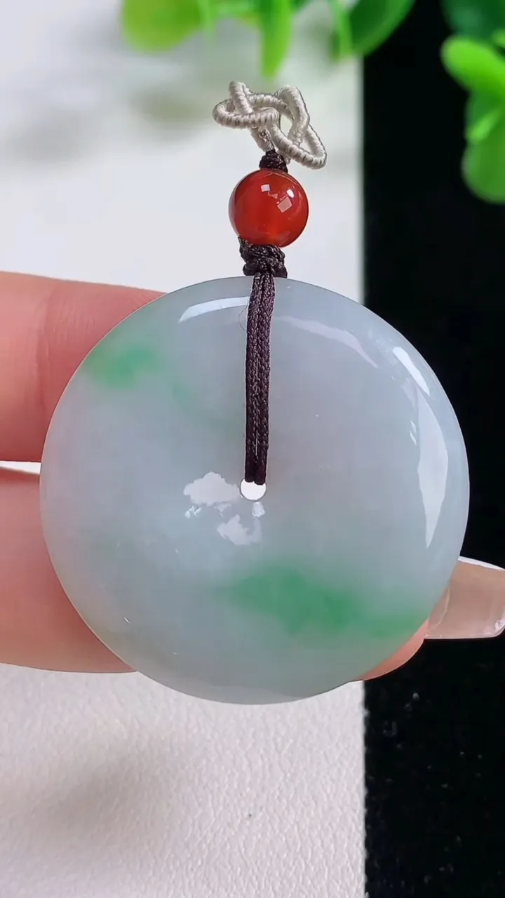 天然A货翡翠平安扣吊坠，尺寸33-5.5，重量:13.03g
12月20日