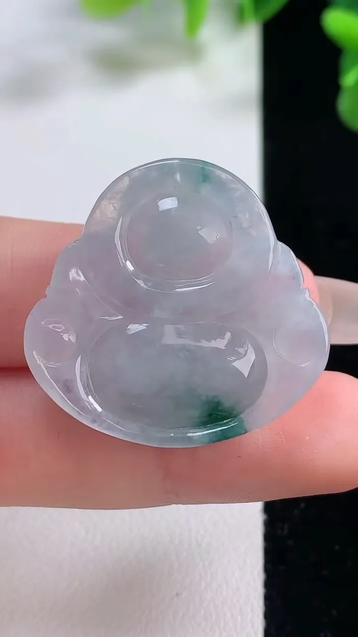 天然A货翡翠冰种飘花佛公吊坠，尺寸28.7-30-6.4，重量:8.24g
12月20日