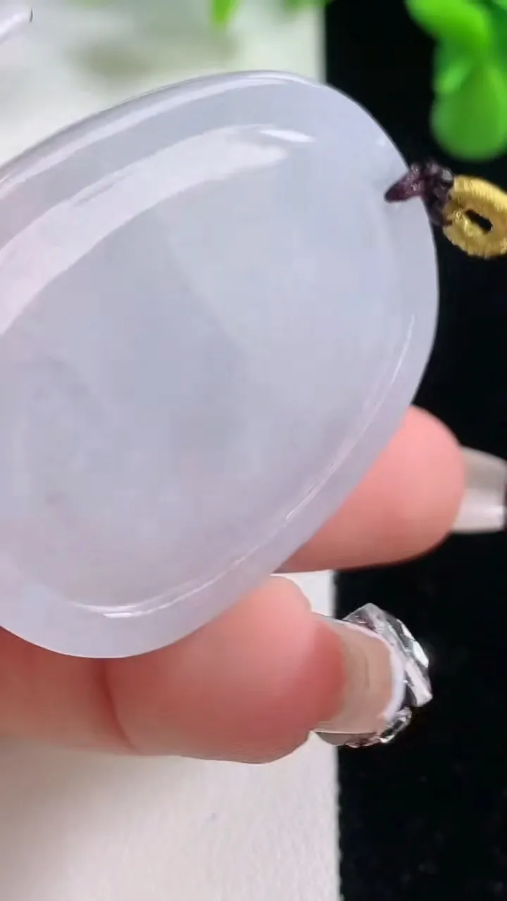 天然A货翡翠生肖牛吊坠，尺寸44.7-34.5-5.7，重量:16.44g
12月20日