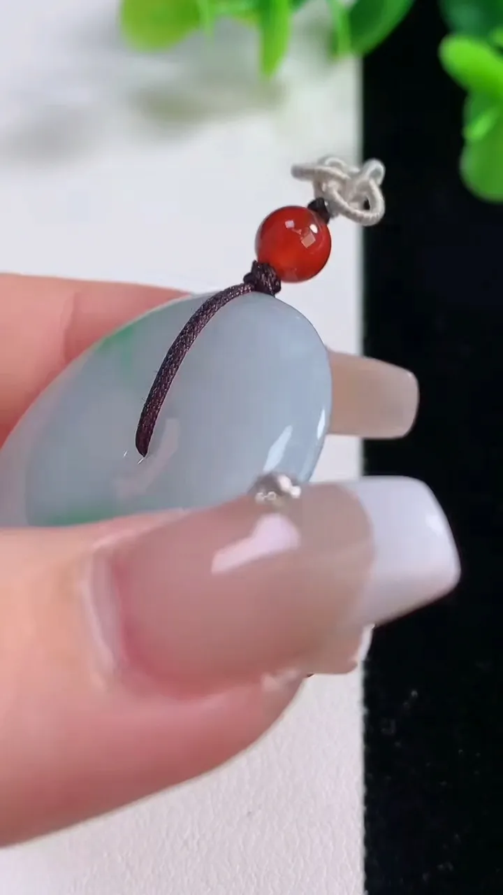 天然A货翡翠平安扣吊坠，尺寸33-5.5，重量:13.03g
12月20日