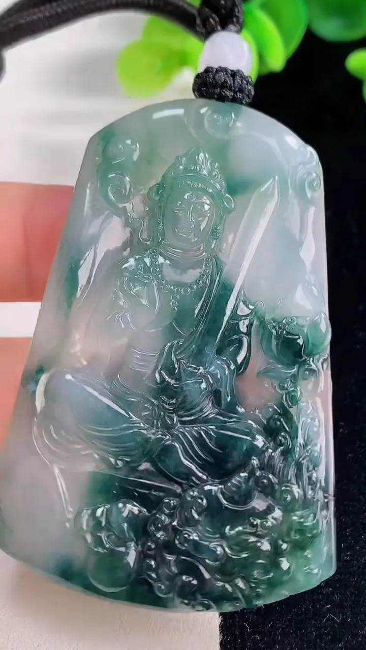 天然A货翡翠种飘花文殊菩萨吊坠，尺寸63.3-42.6-5.3，重量:36.83g
12月20日