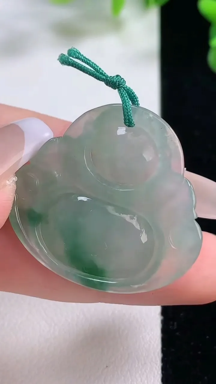 天然A货翡翠飘花佛公吊坠，尺寸30.2-33-6，重量:8.78g
12月20日