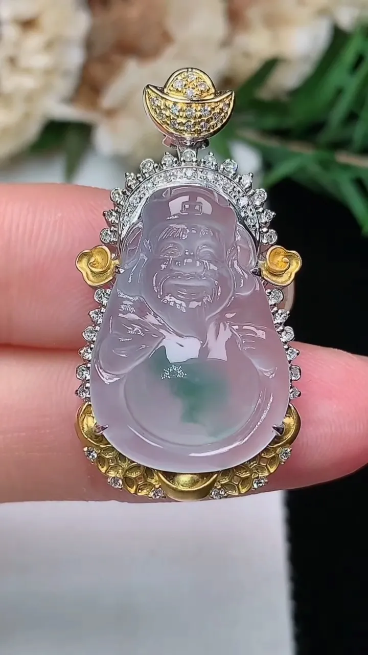 天然A货翡翠飘花财神爷吊坠，尺寸33.3-17.2-8.9，裸石21.3-14.5，重量:4.30g