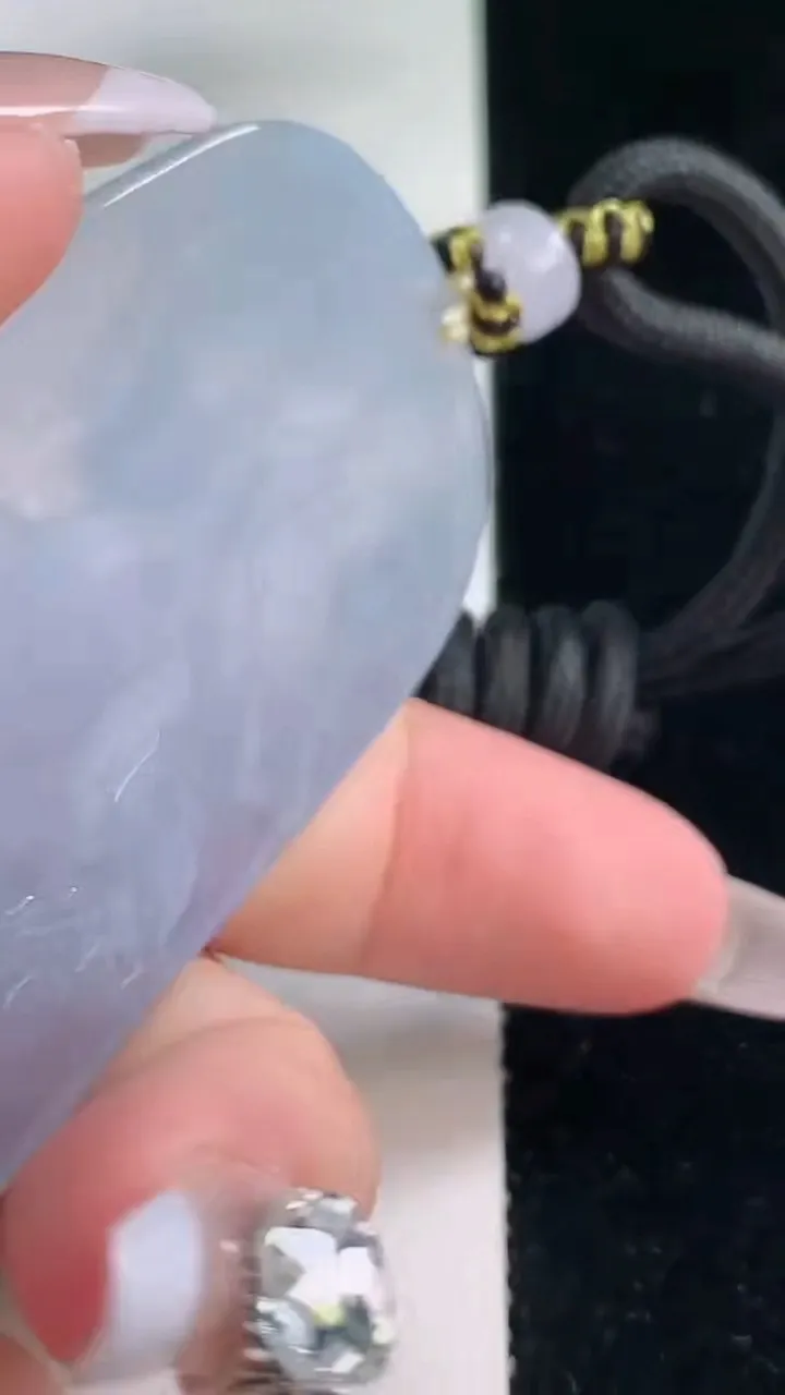 天然A货翡翠紫罗兰普贤菩萨吊坠，尺寸61-40.3-5.7，重量:38.67g
12月20日