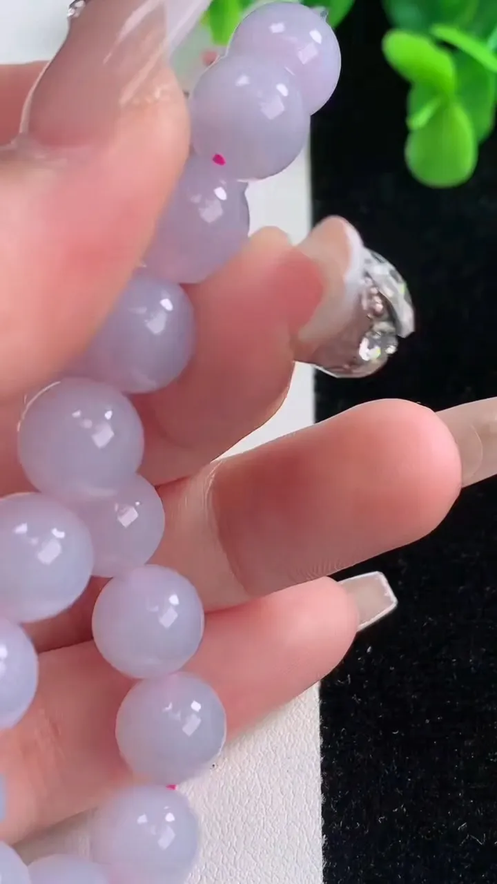 天然A货翡翠紫罗兰圆珠手串，尺寸10-17颗，重量:32.03g12月20日
工厂直销收藏佳品,种好水足，色泽均匀，有种有色，上手高大气！