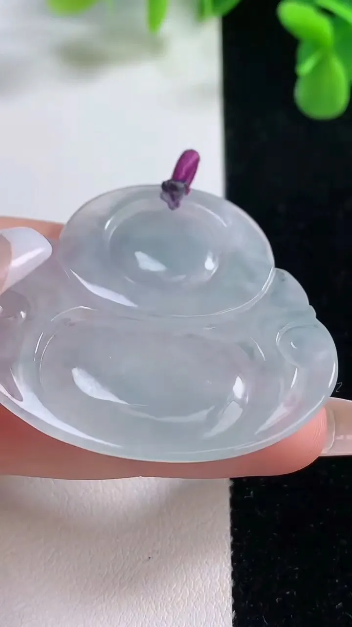 天然A货翡翠冰种飘花佛公吊坠，尺寸40.8-44-5.9，重量:16.23g
12月20日