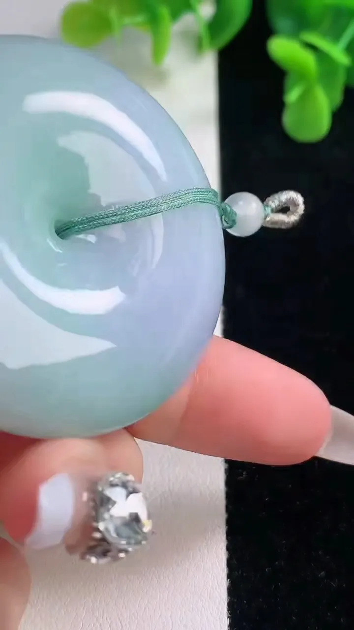 天然A货翡翠春带彩紫罗兰平安扣吊坠，尺寸48.8-12.2，重量:61.41g
12月20日