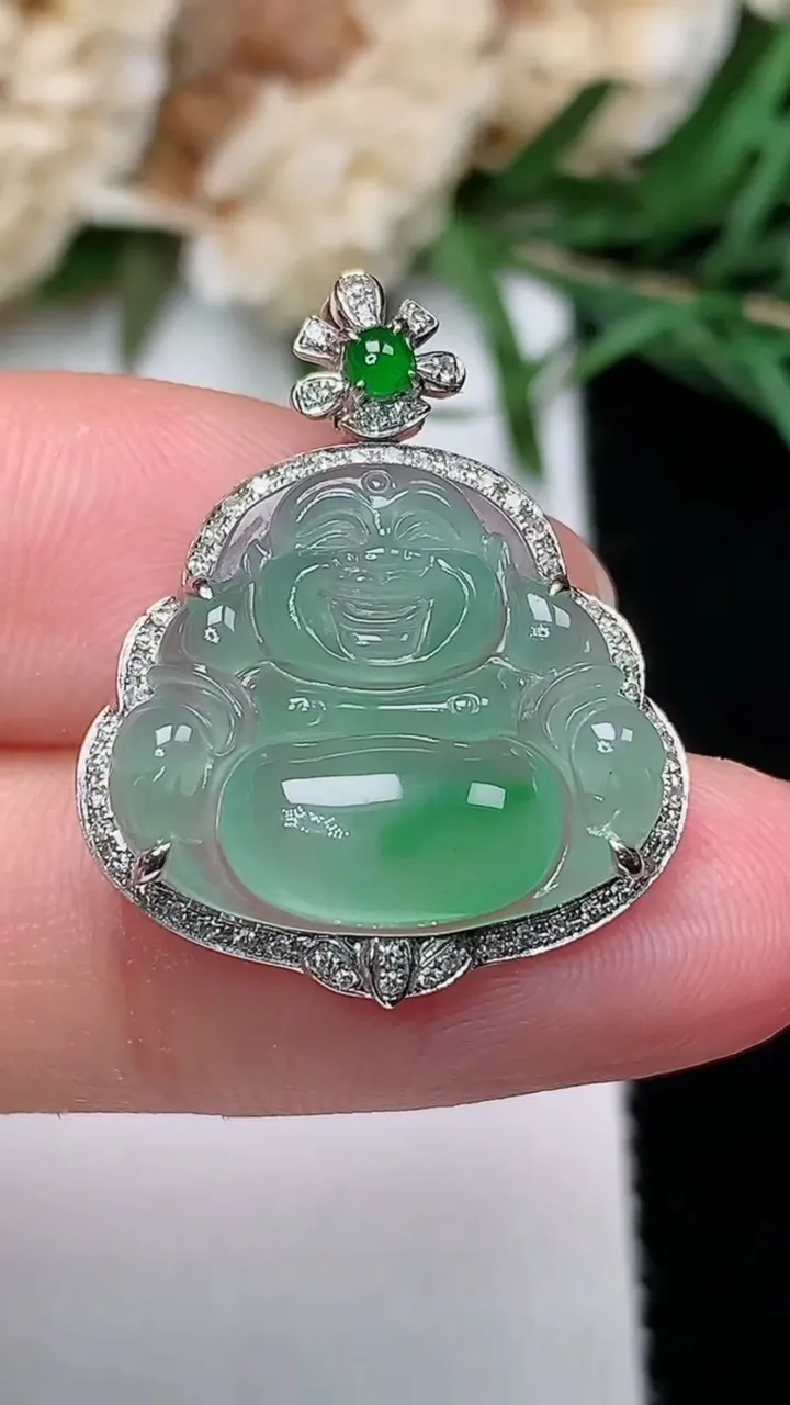 天然A货翡翠佛公吊坠，尺寸24.9-20.3-6.3
12月20日