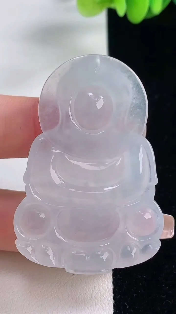 天然A货翡翠种白冰观音菩萨吊坠，尺寸53.5-37-6.4，重量:21.85g
12月20日