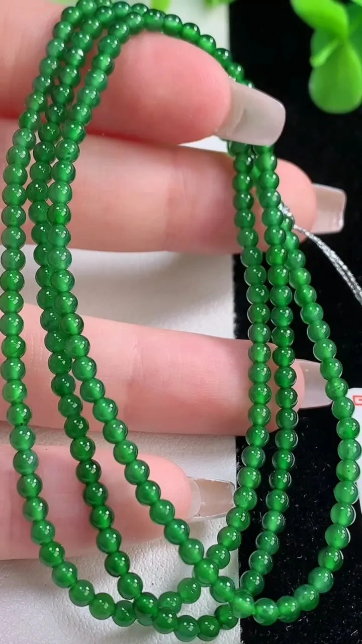 天然A货翡翠小米珠项链，尺寸2.9-199颗，重量:9.55g12月20日
工厂直销收藏佳品,种好水足，色泽均匀，有种有色，上手高大气！