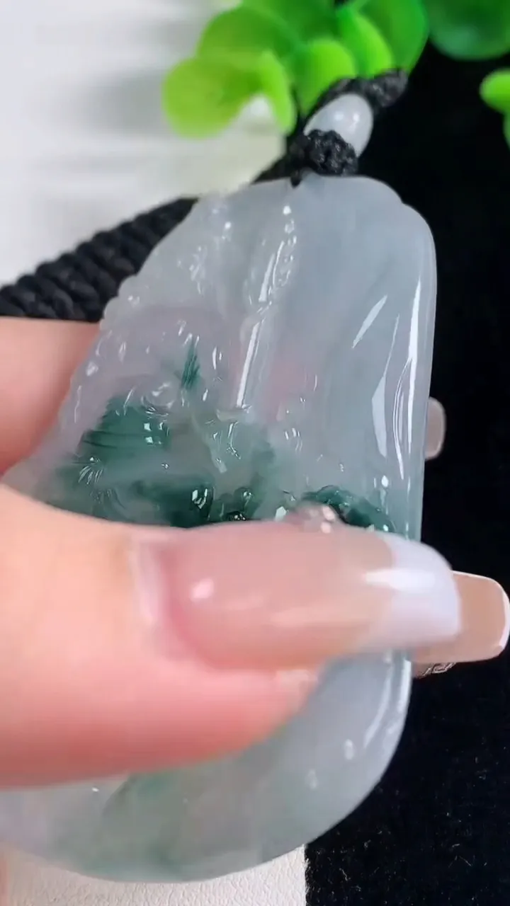 天然A货翡翠种飘花虚空藏菩萨吊坠，尺寸65.6-46.6-4.8，重量:40.66g
12月20日