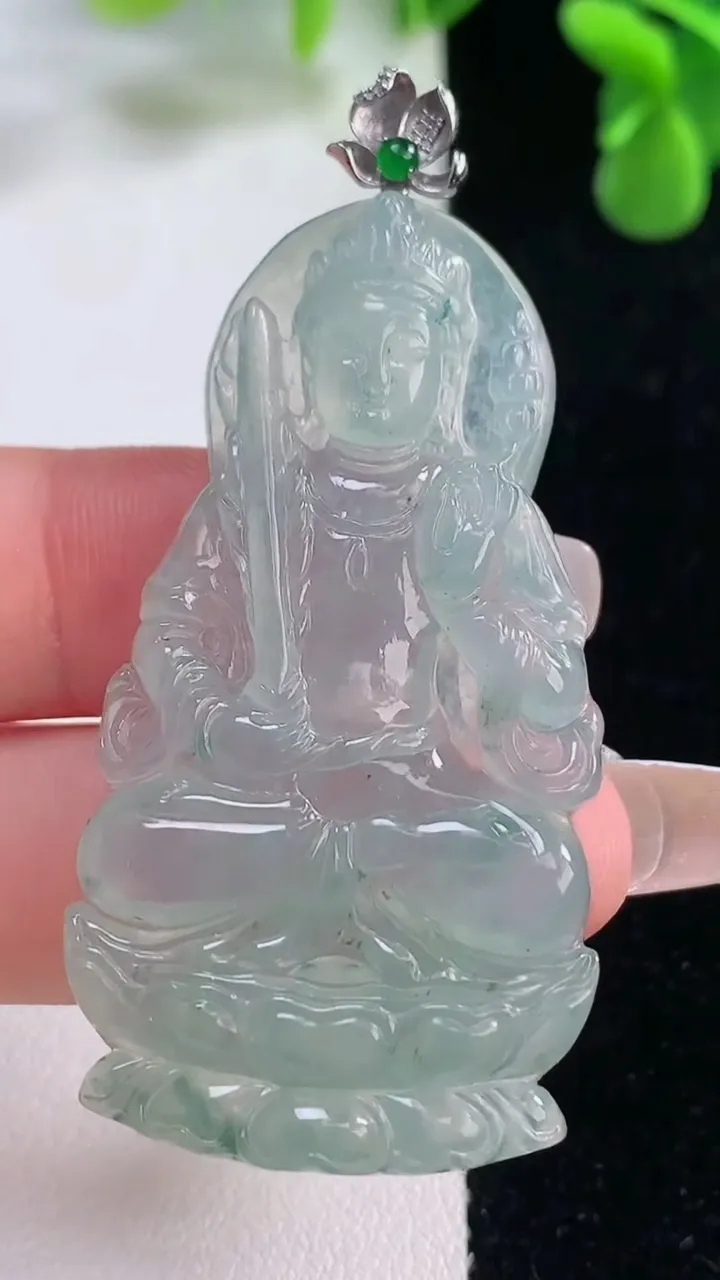 天然A货翡翠种飘花虚空藏菩萨吊坠，尺寸51-28.3-5.3，重量:15.14g
12月20日