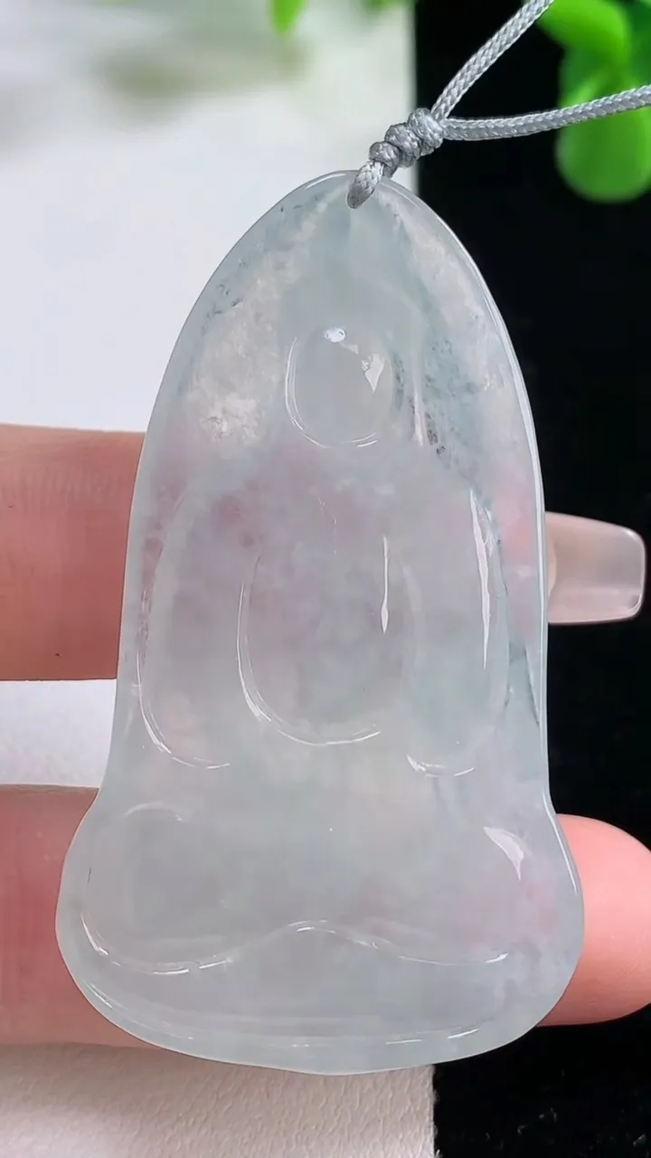 天然A货翡翠观音菩萨吊坠，尺寸53.6-31.8-5.3，重量:16.69g
12月20日