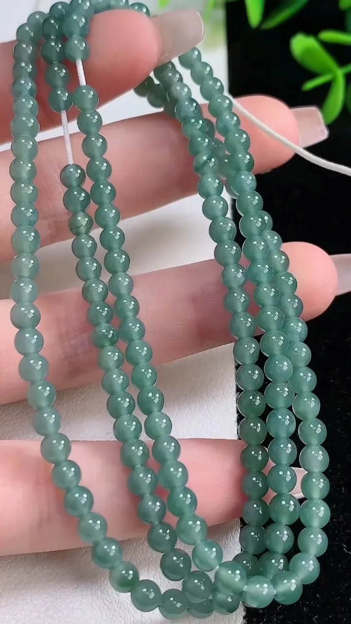 天然A货翡翠圆珠项链，尺寸4-164颗，重:18.97g
12月20日