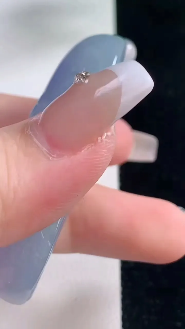 天然A货翡翠紫罗兰梅花吊坠，尺寸58.8-19.8-14.2，重量:37.19g
12月20日