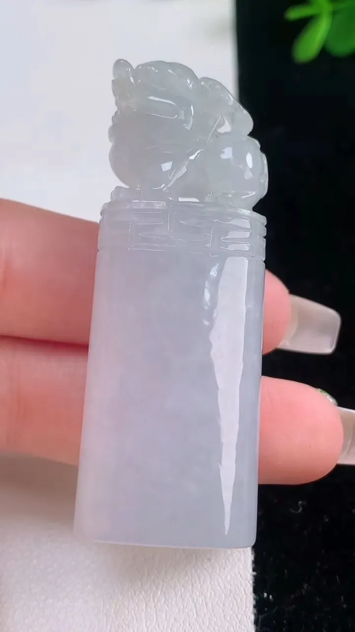 天然A货翡翠貔貅印章，尺寸56.4-21-13.3，重量:37.92g
12月21日